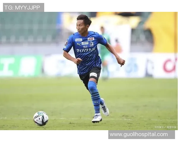 熊本深红迎战山口雷法全力争胜展现球队实力与斗志 熊本深红迎战山口雷法全力争胜展现球队实力与斗志