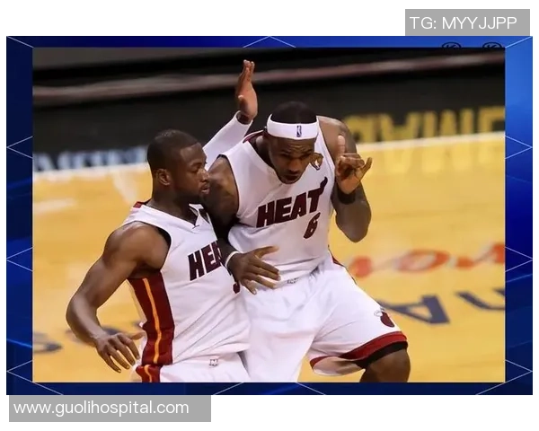 雷霆与小牛首节激战精彩回顾双方球员表现与战术分析